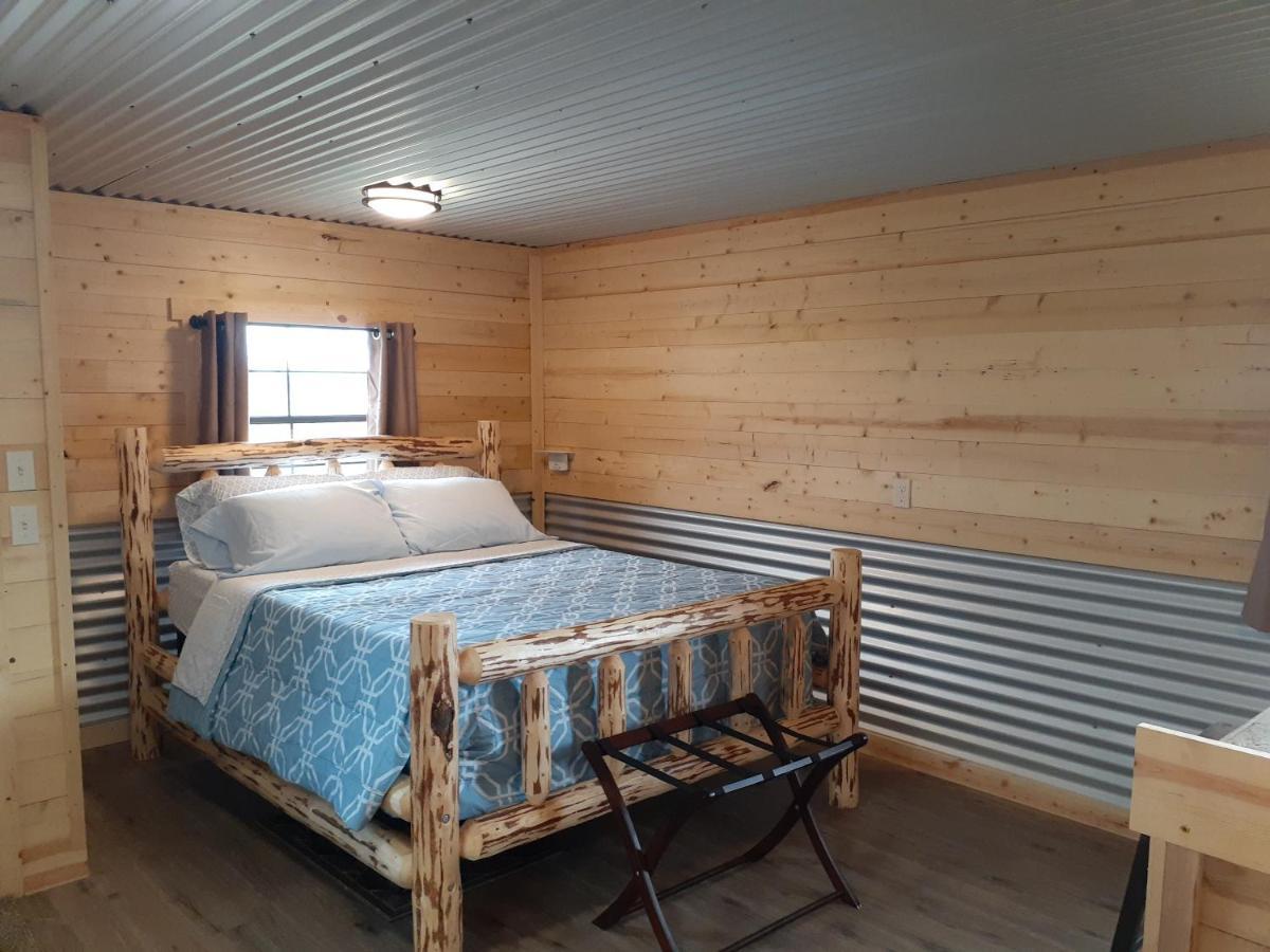 Motel Glacier Acres Guest Ranch 2*